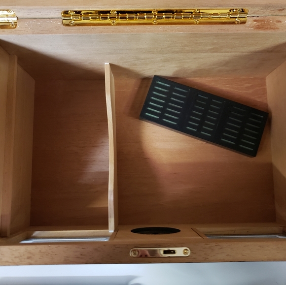 Humidor - Picture 6 of 6